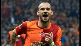 Wesley Sneijder Launches Set Of Galatasaray Knives (At The Worst Possible Time)