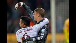 Neuer: I removed Bayern armband to ease the tension