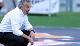 Milan consider Donadoni swoop
