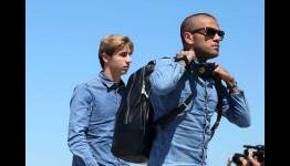 Dani Alves must decide future quickly, say Barcelona