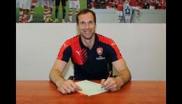 Arsenal sign Cech from Chelsea