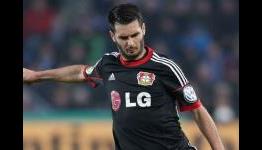 Hamburg bring in Spahic after headbutt ban