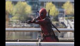 Ryan Reynolds Prefers ‘Deadpool’ Costume To Computer-Generated ‘Green Lantern’ Suit