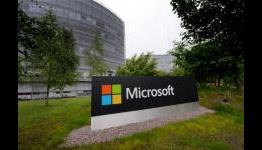 Microsoft hangs up on Nokia business, to cut 7,800 jobs