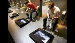 Toilet Time Wasters: Make the Most of Your Bathroom Game Time | Big Fish Games