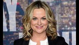 Amy Poehler Basketball Movie In The Works At Universal