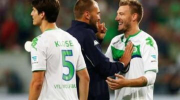 Neuer hails slick Bendtner finish in Supercup defeat