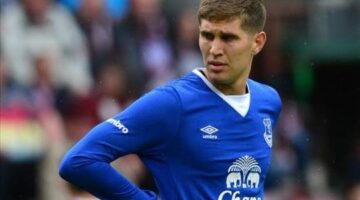Ferdinand: Forget Chelsea, Stones should go to Manchester United