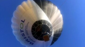 ‘World’s first’ solar hot air balloon takes flight in the UK