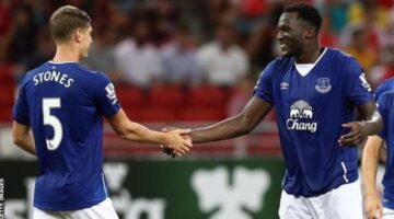 John Stones should stay at Everton, Romelu Lukaku says