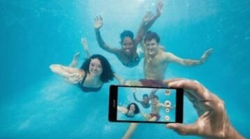 Sony changes stance on waterproof phones: Do not use underwater
