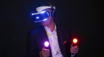 Sony’s First Virtual-Reality Set to Offer More Than 10 Titles