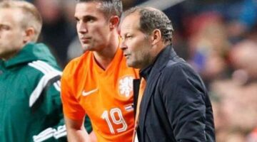 Van Persie can escape his personal hell – Sneijder