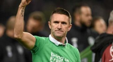 Robbie Keane & Shane Long celebrate Euro 2016 qualification with sing-song