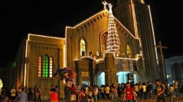 Cultural anecdote about gaming before night mass