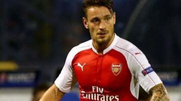 Arsenal news: Mathieu Debuchy seeking January exit talks