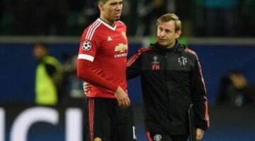 Smalling and Darmian out for Manchester United but Schneiderlin to return