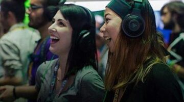 Men and Women Play Games Almost Equally, Survey Finds