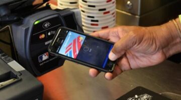 Apple Pay could soon let people pay others through a text message or a phone call