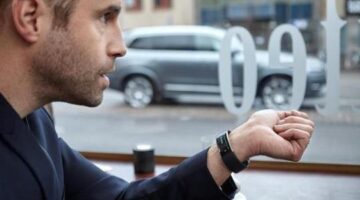 Microsoft refines auto strategy with productivity, cloud twist