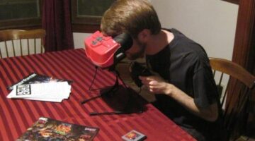 Oculus Rift Creator Says Virtual Boy “Hurt the VR Industry,”