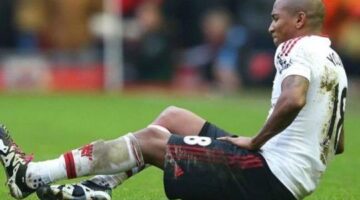 Ashley Young to undergo operation on ‘severe groin injury’