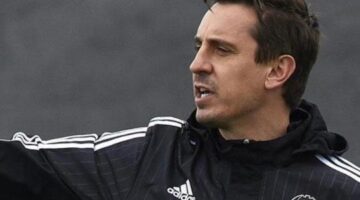 Gary Neville: Valencia coach targets must-win league game