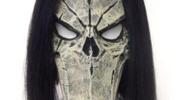 Darksiders Replica Chaoseater Sword and Darksiders 2 Latex Death Mask coming to North America