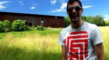 Dean Hall: Cautious About VR