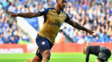 Theo Walcott to fight for Arsenal future
