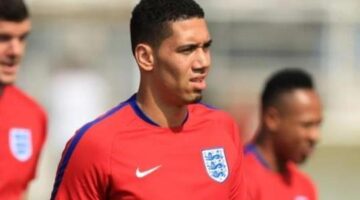 Euro 2016: Chris Smalling fit to train despite knee injury scare