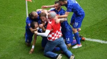 Turkey 0-1 Croatia: Modric stunner seals win