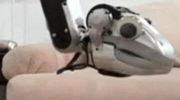 Google’s SpotMini robot loads the dishwasher