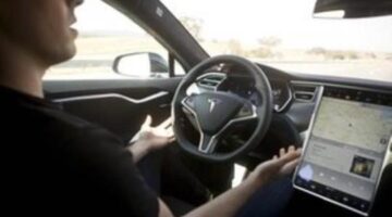 What’s it like to drive with Tesla’s Autopilot and how does it work?