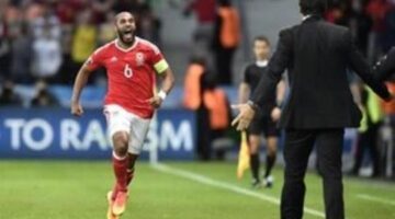 Everton to sign Ashley Williams from Swansea after £10m deal agreed