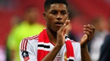 ‘Marcus Rashford is being carried by Wayne Rooney at Manchester United’