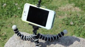 Transform your selfie game with this super flexible tripod