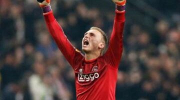 Barcelona wise to turn to Ajax’s Jasper Cillessen to replace Claudio Bravo