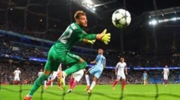 Fabian Delph’s header helps Manchester City push past Steaua Bucharest