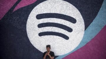 Spotify Is Burying Musicians for Their Apple Deals
