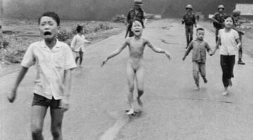 Mark Zuckerberg accused of abusing power after Facebook deletes ‘napalm girl’ post