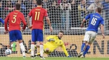 World Cup qualifying roundup: De Rossi earns draw for Italy against Spain