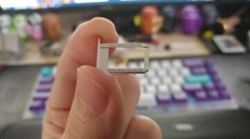 The Google Pixel’s SIM tray hides a small hardware Easter egg
