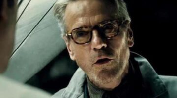 Jeremy Irons Talks Alfred’s Role in the Justice League
