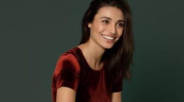 Android and iPhone reject female nudity app
