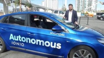 CES 2017: Hyundai’s self-driving car deals with illegal moves
