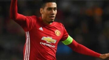 Chris Smalling seeking to maintain Manchester United challenge on four fronts