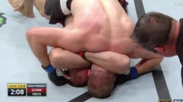 Oliynyk scores the first ezekiel choke in the UFC