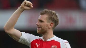 Per Mertesacker: Arsenal defender signs one-year contract extension