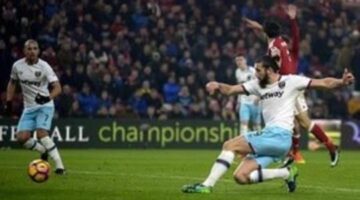 Andy Carroll’s double sinks Middlesbrough as West Ham climb table